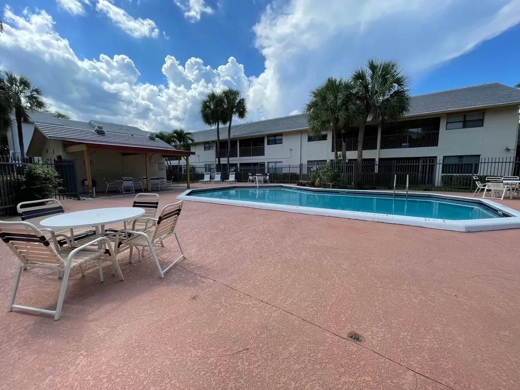 2967 Riverside Drive Coral Springs FL 33065
