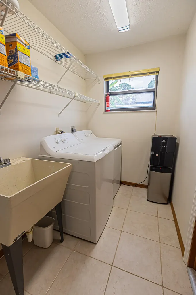 537 NW Sagamore Terrace Port St Lucie FL 34983