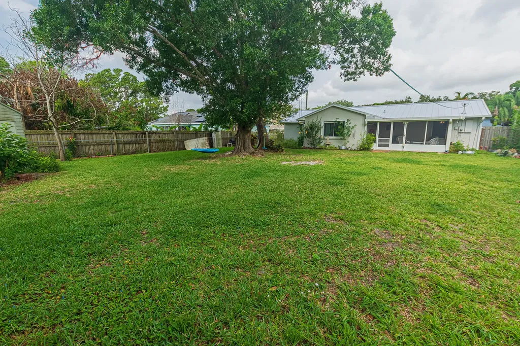 537 NW Sagamore Terrace Port St Lucie FL 34983