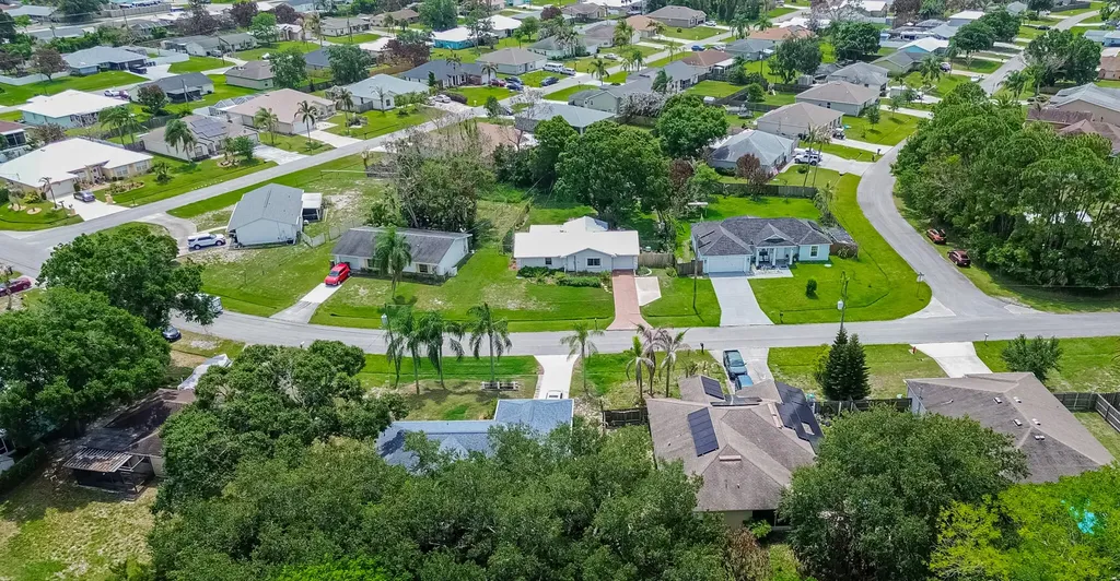 537 NW Sagamore Terrace Port St Lucie FL 34983