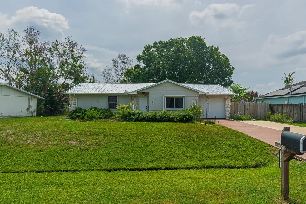 537 NW Sagamore Terrace Port St Lucie FL 34983