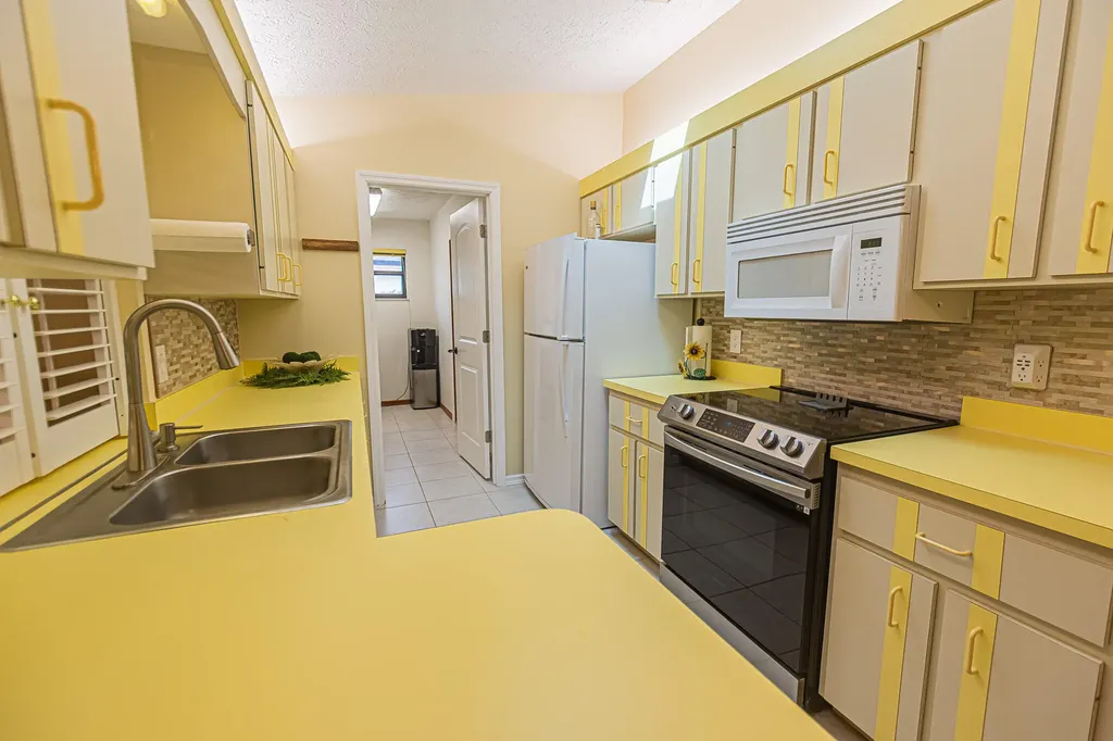537 NW Sagamore Terrace Port St Lucie FL 34983