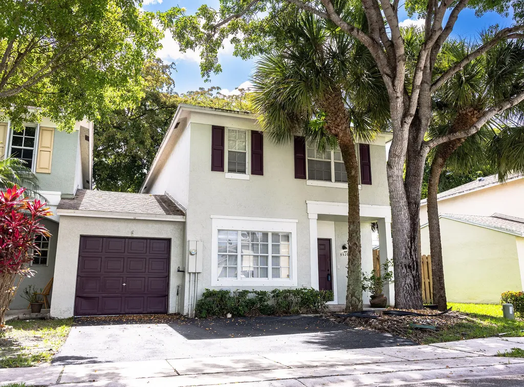 5920 S Golden Beauty Lane Tamarac FL 33321
