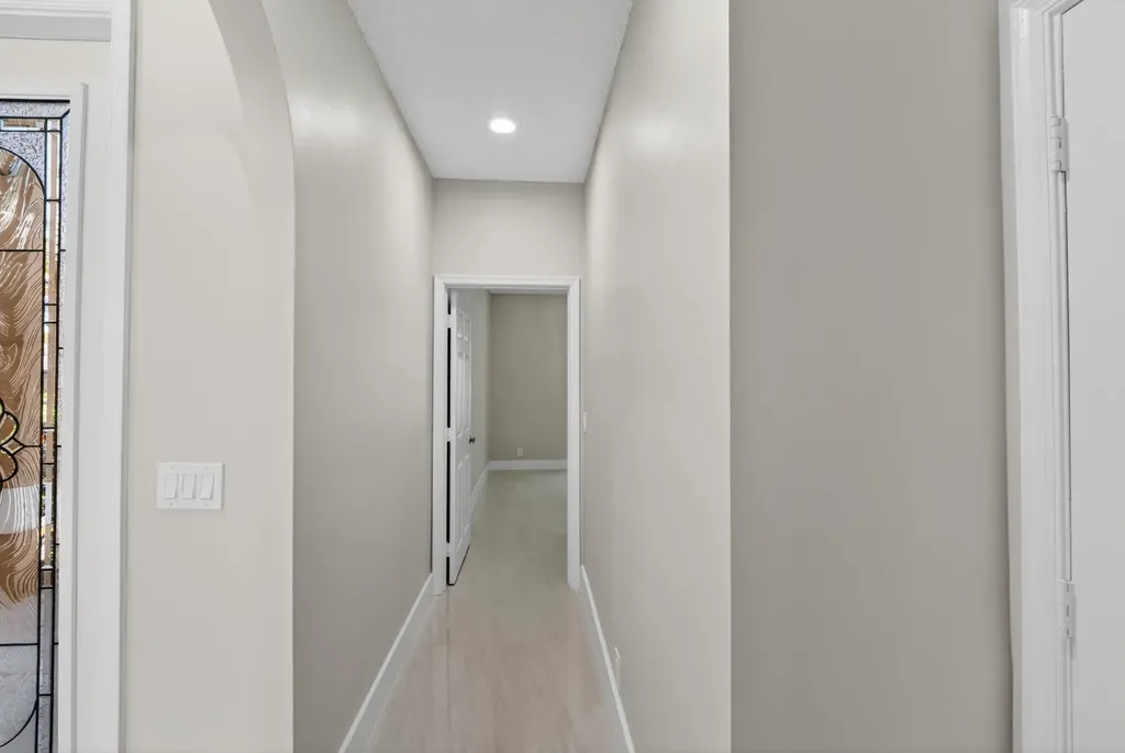 3043 Lakewood Drive Weston FL 33332