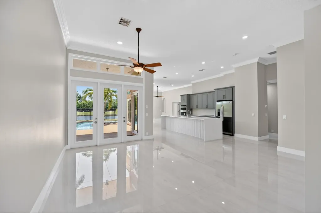 3043 Lakewood Drive Weston FL 33332