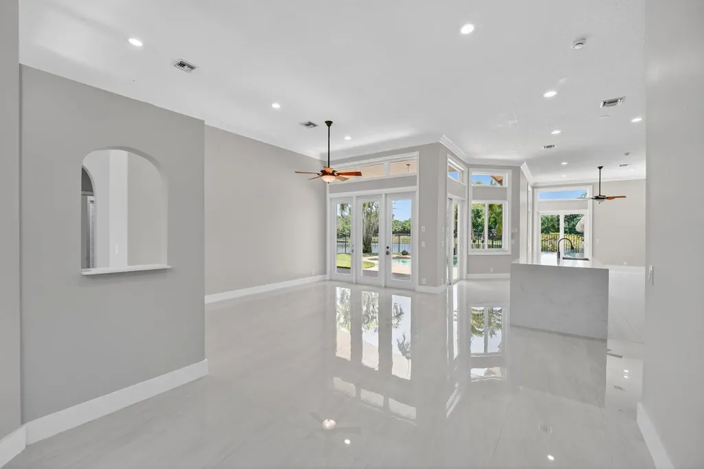 3043 Lakewood Drive Weston FL 33332