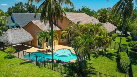 3043 Lakewood Drive Weston FL 33332