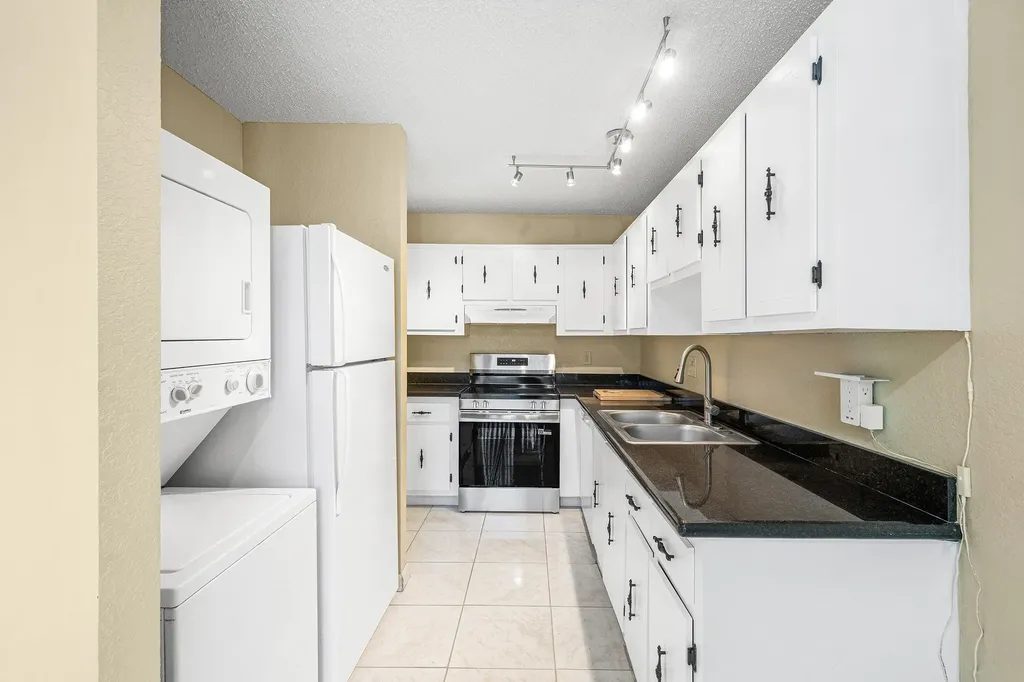 1641 NW 19th Terrace Delray Beach FL 33445