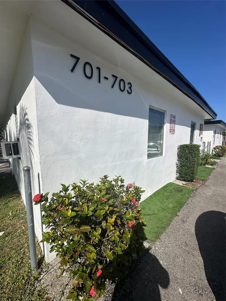 701 NW 15th Terrace Fort Lauderdale FL 33311