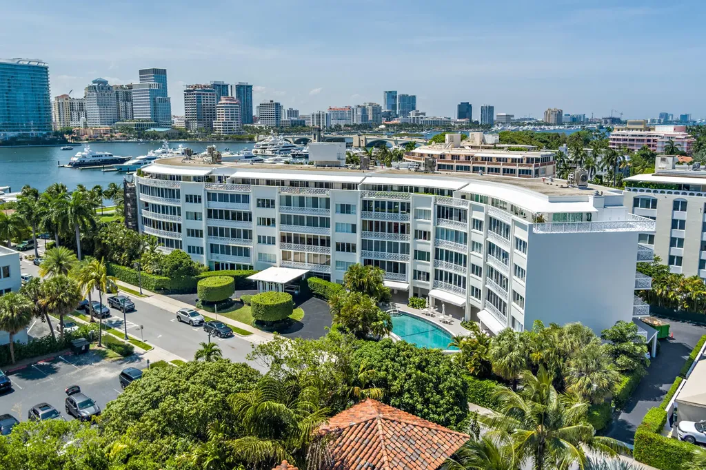 389 S Lake Drive Palm Beach FL 33480