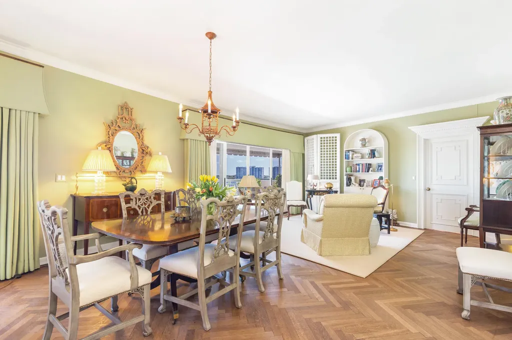 389 S Lake Drive Palm Beach FL 33480