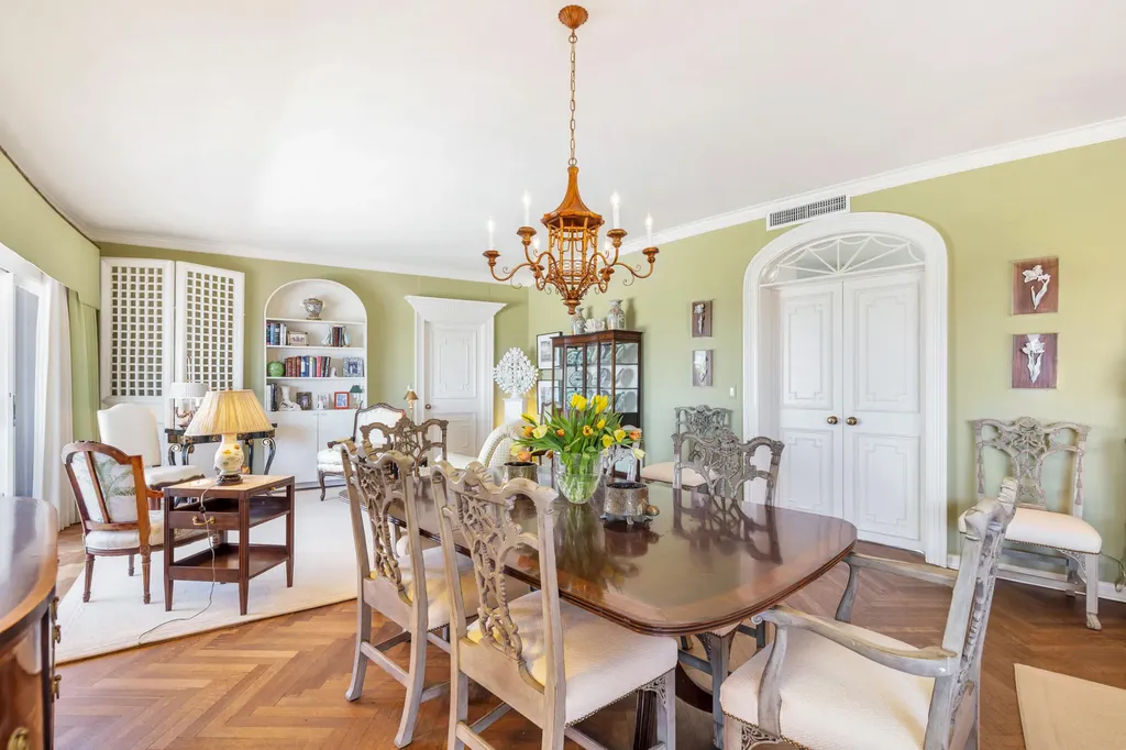389 S Lake Drive Palm Beach FL 33480