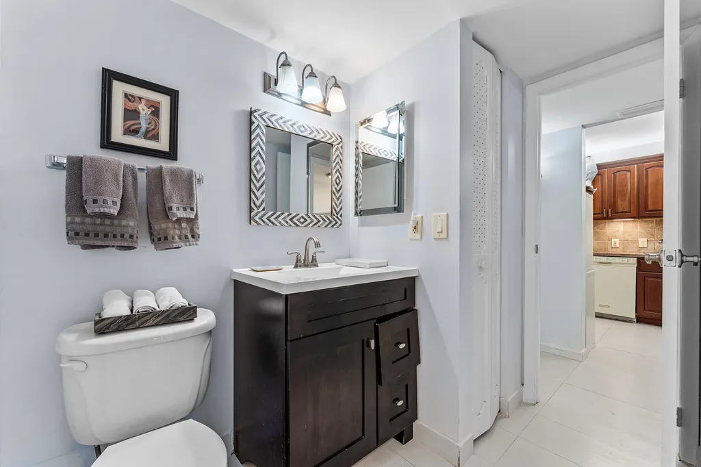 20500 W Country Club Drive Aventura FL 33180