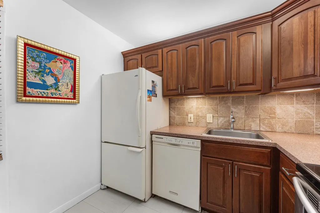 20500 W Country Club Drive Aventura FL 33180