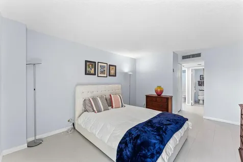 20500 W Country Club Drive Aventura FL 33180