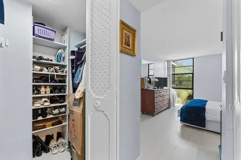 20500 W Country Club Drive Aventura FL 33180