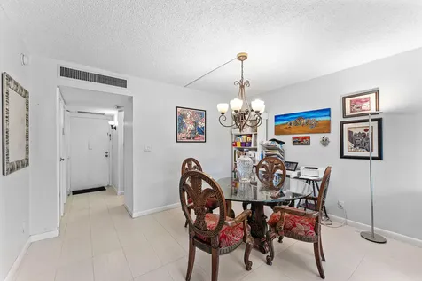 20500 W Country Club Drive Aventura FL 33180