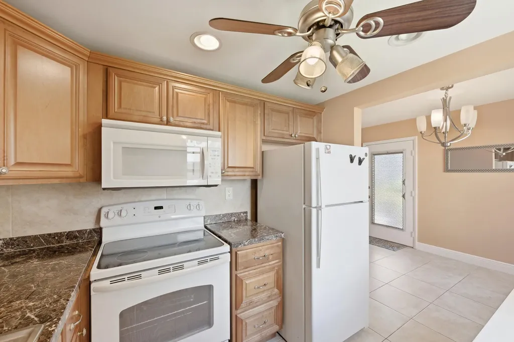 729 Normandy P Delray Beach FL 33484