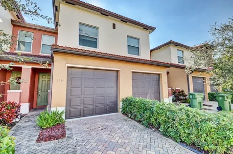 101 Harrington Court Palm Springs FL 33461