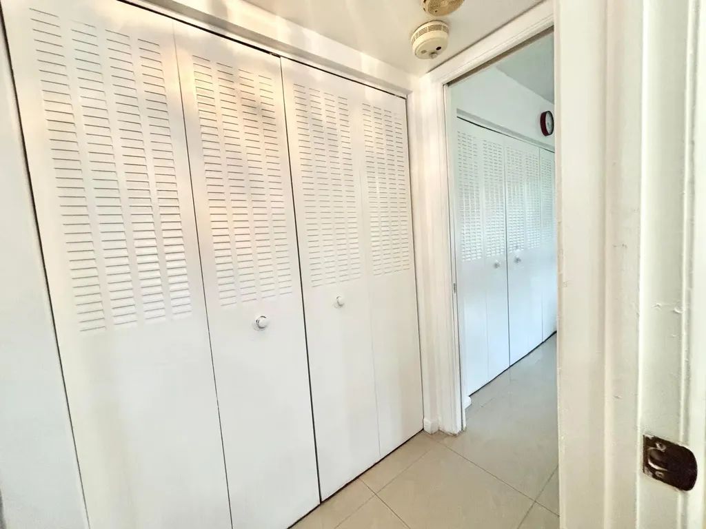 203 Farnham I Deerfield Beach FL 33442