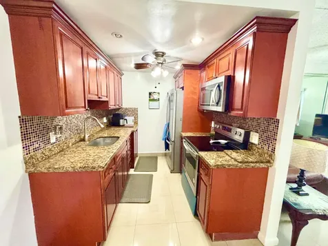 203 Farnham I Deerfield Beach FL 33442