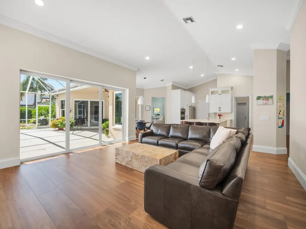 9676 Eagle Point Lane Lake Worth FL 33467