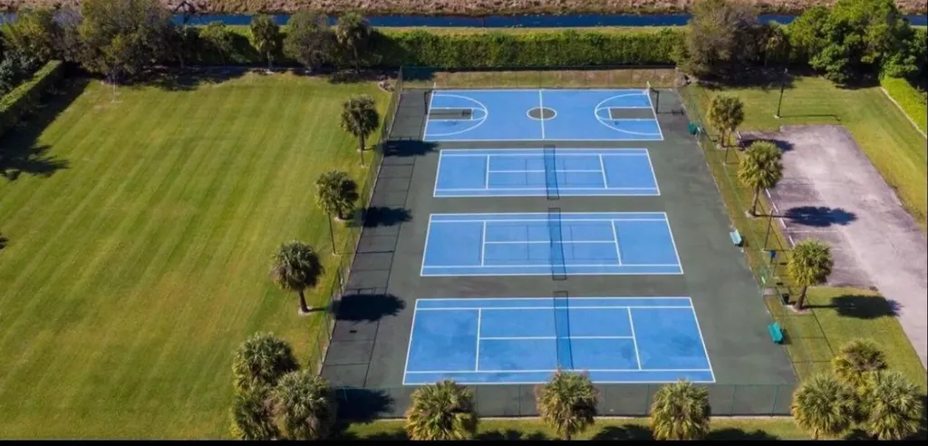 9676 Eagle Point Lane Lake Worth FL 33467