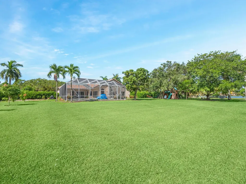 9676 Eagle Point Lane Lake Worth FL 33467