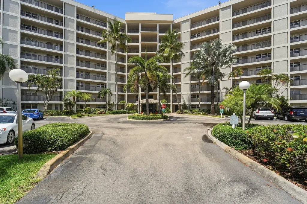 2681 S Course Drive Pompano Beach FL 33069