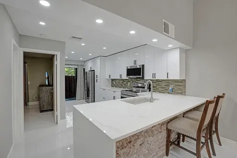 456 SE 14th Street Dania Beach FL 33004