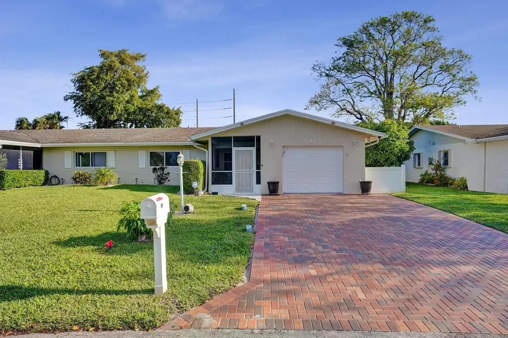 5965 Los Alamos Lane Delray Beach FL 33484