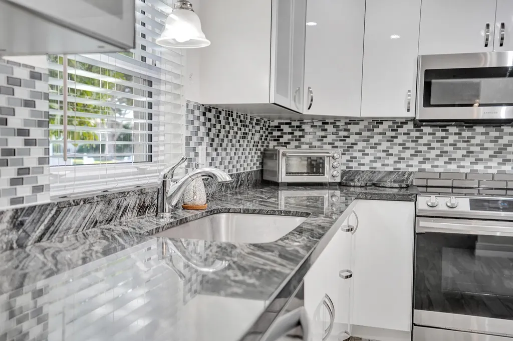 5965 Los Alamos Lane Delray Beach FL 33484