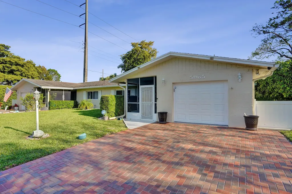 5965 Los Alamos Lane Delray Beach FL 33484