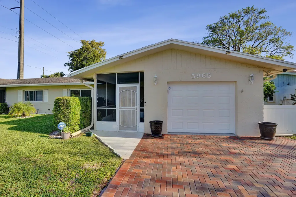 5965 Los Alamos Lane Delray Beach FL 33484