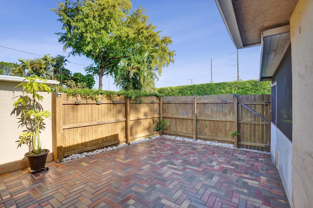 5965 Los Alamos Lane Delray Beach FL 33484