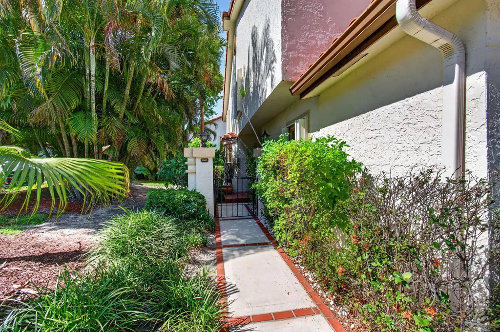 7865 La Mirada Drive Boca Raton FL 33433