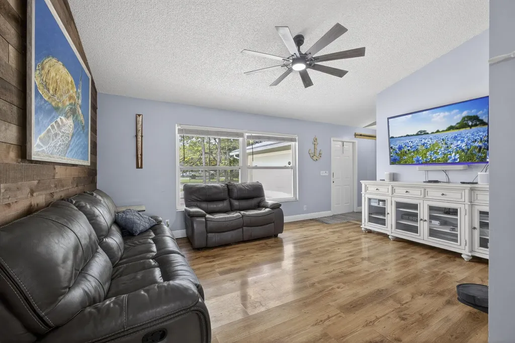 11127 46th Place N West Palm Beach FL 33411