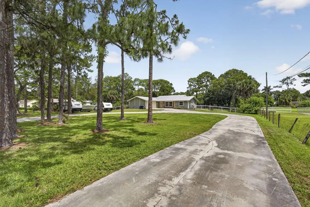 11127 46th Place N West Palm Beach FL 33411