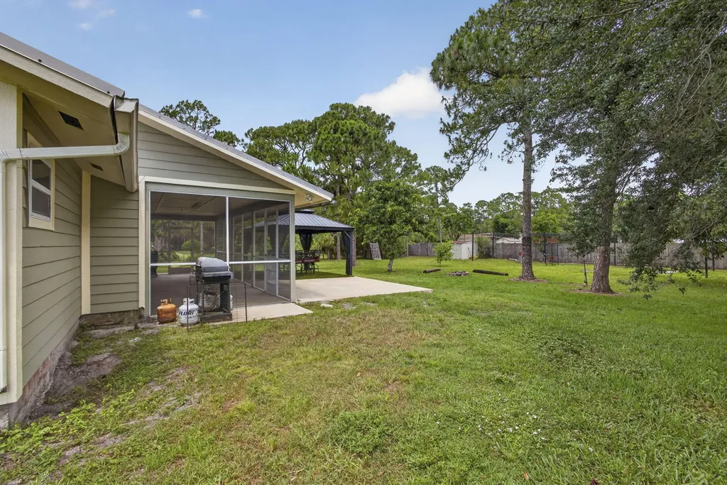 11127 46th Place N West Palm Beach FL 33411