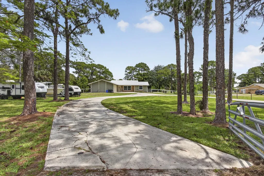 11127 46th Place N West Palm Beach FL 33411