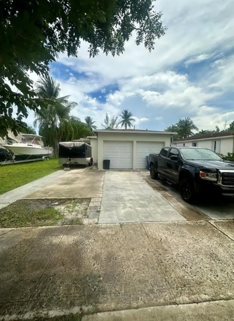 2520 Fillmore Street Hollywood FL 33020