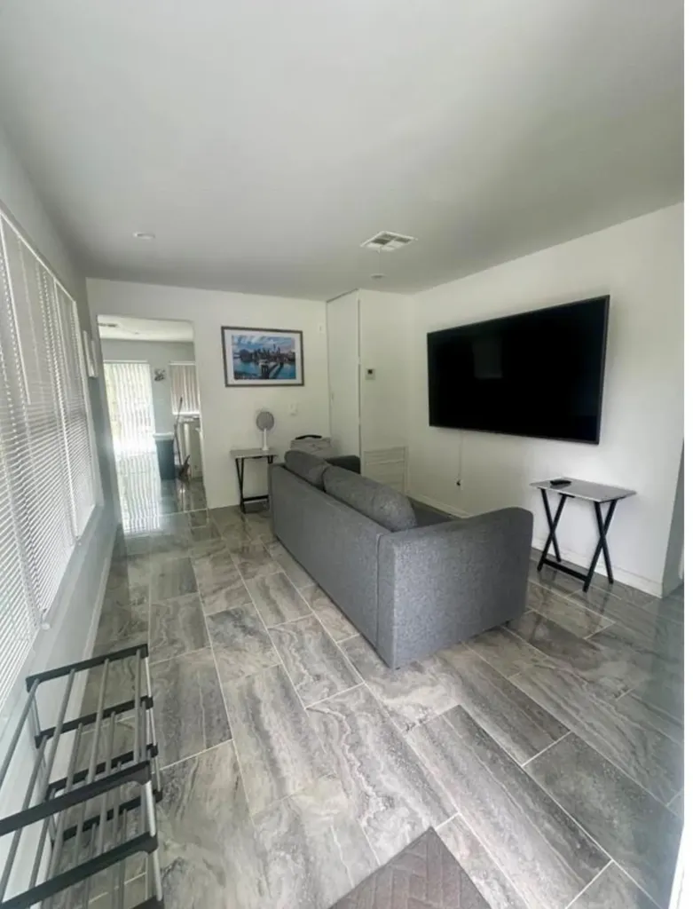 2520 Fillmore Street Hollywood FL 33020