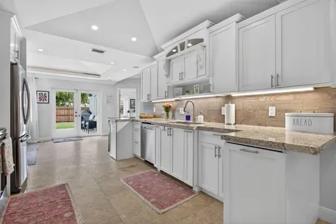451 NE 48th Court Oakland Park FL 33334