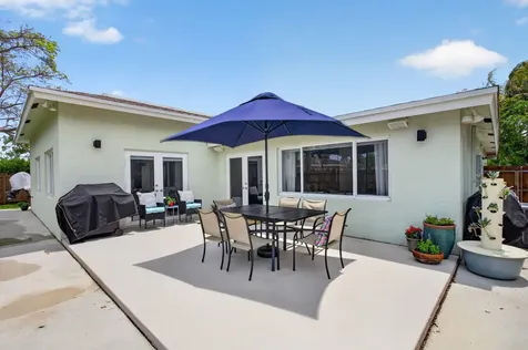 451 NE 48th Court Oakland Park FL 33334