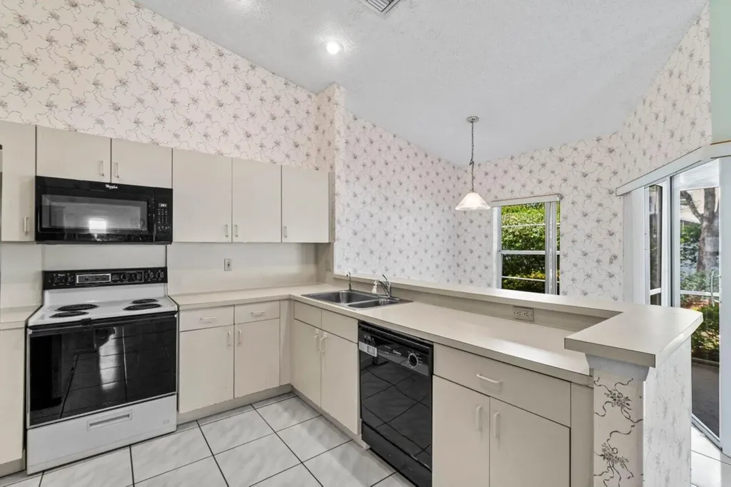 10001 Country Brook Road Boca Raton FL 33428