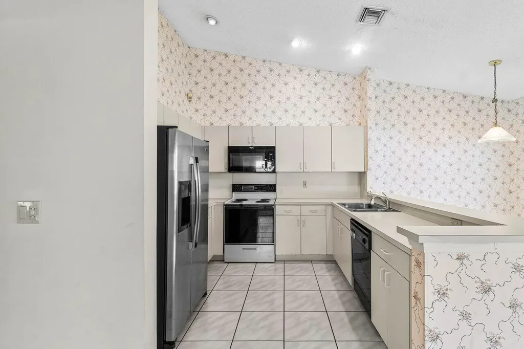 10001 Country Brook Road Boca Raton FL 33428