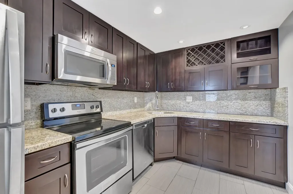 800 E Camino Boca Raton FL 33432
