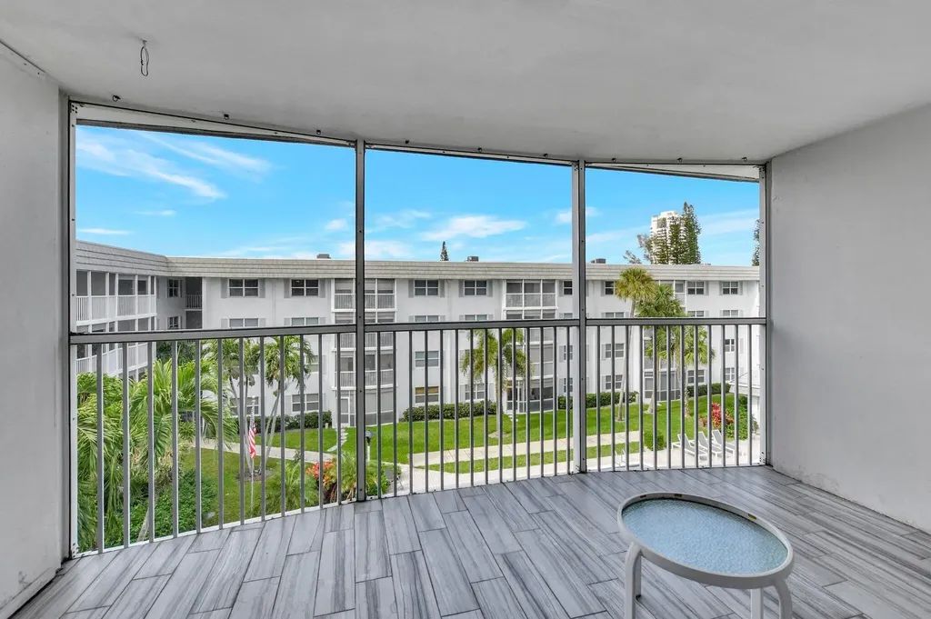 800 E Camino Boca Raton FL 33432