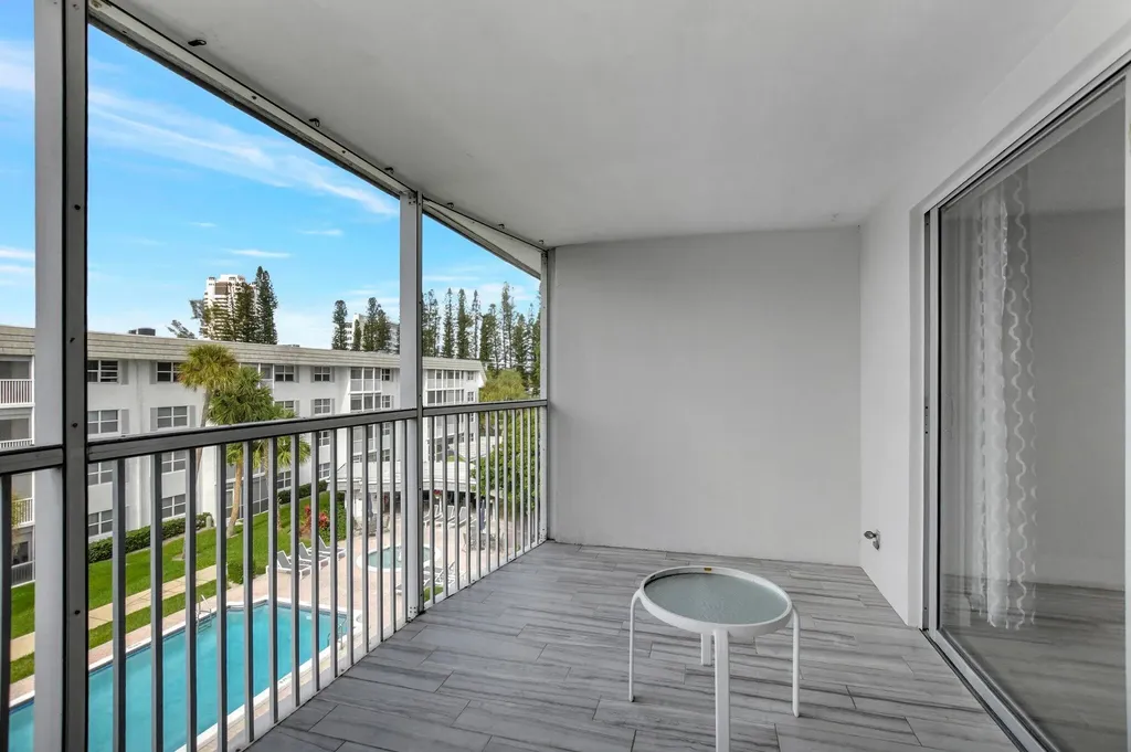 800 E Camino Boca Raton FL 33432