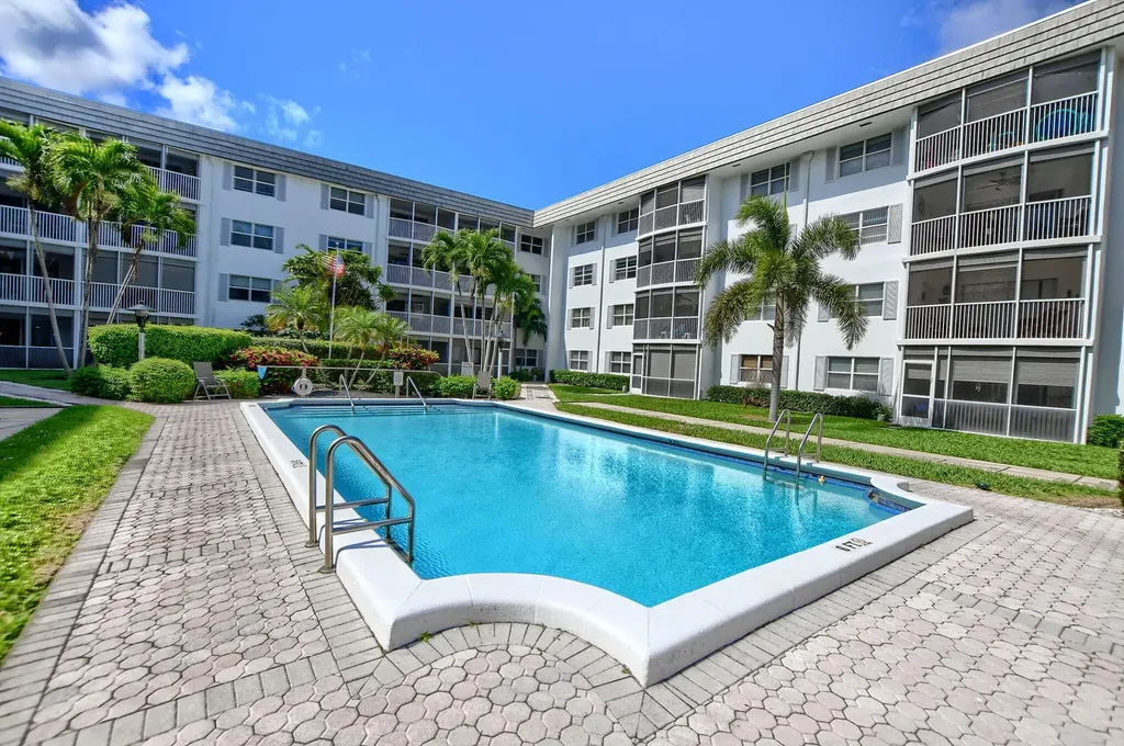 800 E Camino Boca Raton FL 33432